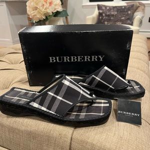BURBERRY- sandals- size 38- EUC